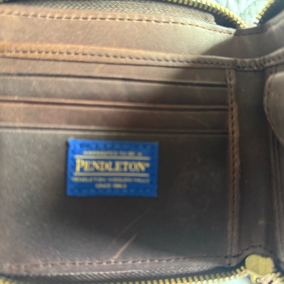 pendleton leather and wool Geometric Pattern Wallet - Picture 5 of 5
